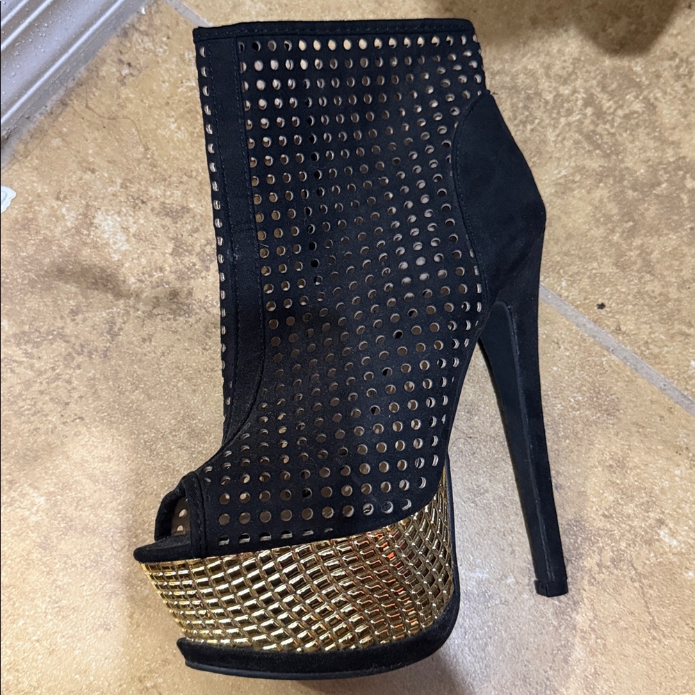 Black and Gold Peep Toe Platform Heels